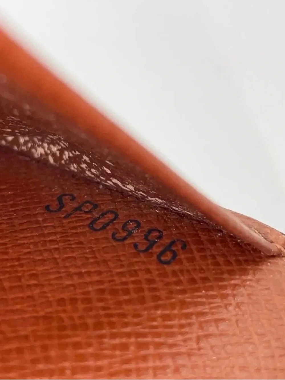 Authentic Louis Vuitton Monogram
Agenda MM Notebook Cover - Picture 11 of 12
